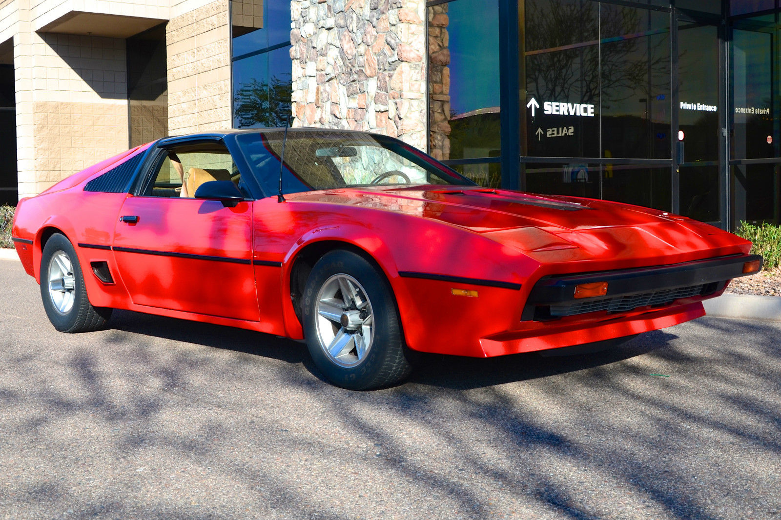 STILETTO: EL KITCAR QUE CONVERTIA UN CHEVROLET CAMARO EN UNA FERRARI 308 GTS