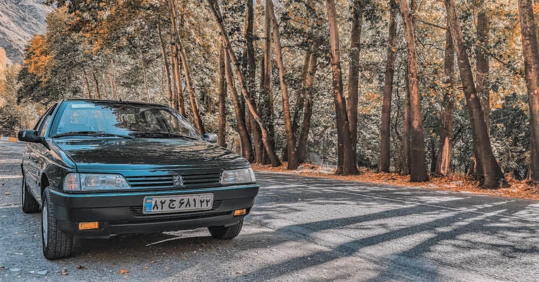 EL CURIOSO PEUGEOT 405 CON MOTOR INGLÉS Y TRACCIÓN TRASERA FABRICADO EN IRÁN