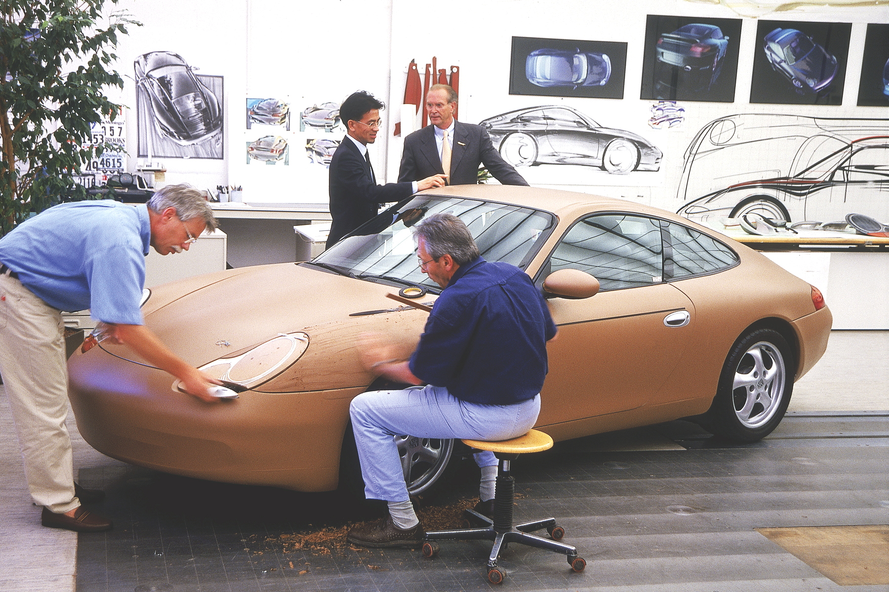 PINKY LAI, EL DISEÑADOR QUE SALVÓ A PORSCHE DE LA QUIEBRA